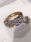 如图机器滴油外发，找机器专业滴油手镯的加