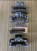 寻找塑料发夹厂家，采购款式颜色如图10.