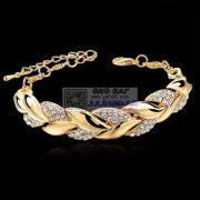 寻找有这种风格款式手链的厂家，如图，有做