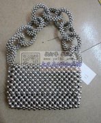 手工编织珍珠包包外发加工，外地本地加工厂