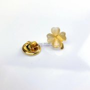 现需寻找图片中的款式胸针工厂，可以做这种