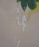 求图这类铜镶锆石饰品工厂，有同图中饰品的