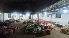 浦江县浦南街道潘宅红绿灯旁边，厂房面积一