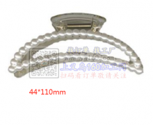 如图塑料抓夹有订单 ，每款20万个左右&