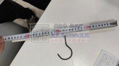 200万支轻便型旅游圆木衣架库存处理