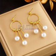 现需寻找图上这些饰品工厂，有货的工厂联系