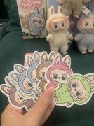 寻找做如图毛绒玩具厂家，需要定制这款马卡