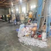 专业合金压铸加工，合金饰品生产。八台压铸