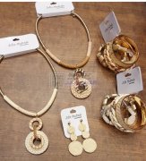 找这种夸张风格类型饰品的工厂，出 口，有