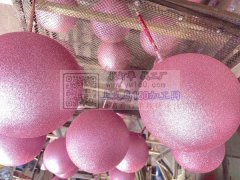 今日分享圣诞球洒粉  