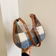 长期低价出售书包积压品。各种类目一收箱包