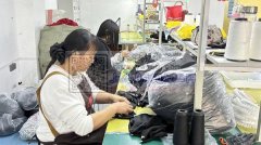 本厂为饰品，服装等为一体的加工厂