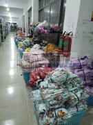 12万件女装衣服库存清仓处理。有布料，缝