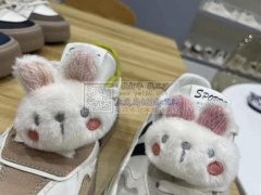 现需求购类似上图的卡通玩偶的源 头厂家，