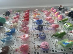 公司需要大量滴油入油钥匙扣，电镀钥匙扣，