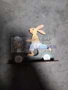 本工厂专一生产木制工艺品，主要做木制摆件
