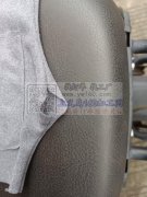 手套车缝外发，正面有一个小袋