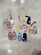 采购图中钥匙扣2万个，找寻做这两个款现货