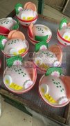 承接各类玩具饰品喷漆加工