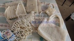 图上珍珠包和钩针包需要做，寻找做这些珍珠