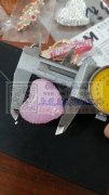 如图，找这个树脂桃心，谁家有这个树脂桃心