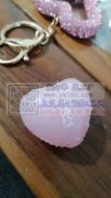 如图，找这个树脂桃心，谁家有这个树脂桃心