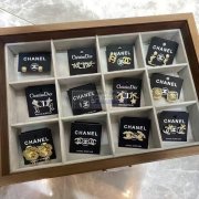 电商寻找高仿耳环工厂【量大】需要高仿耳环