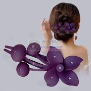 现需寻找专业做塑料抓夹的厂家，如图，有这