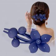 现需寻找专业做塑料抓夹的厂家，如图，有这