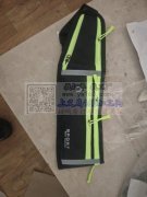 运动腰包有5000个颜色，大部分是黑色，