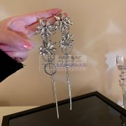 诚寻饰品成品加工厂，能生产各种饰品