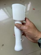 找吊磨抛光加工，用吊磨机夹砂纸打磨工件，