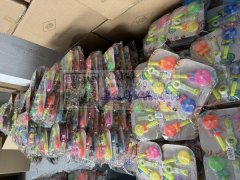 专业包装厂，主营吸塑包装，绑卡，装盒热收