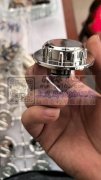 UV真空电镀厂。承接化妆品，日用品，玩具