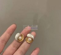 承接各种饰品滴油-博涂-抹黑-联系电话：