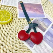 现需图中这个皮革配件，有能做的联系