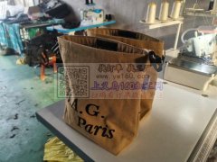 本加工厂对外承接加工各种购物袋，手提袋，