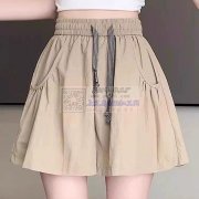 本厂有熟练缝纫技术工20个人左右，制版打