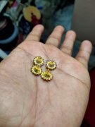 现需寻找如图所示这个太阳花饰品配件工厂