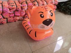 本厂专业生产PVC充气载物拉车有需要货的
