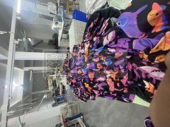 本厂承接各类服装加工。裁片加工。来料来图