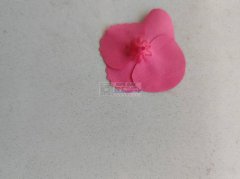 找穿花片手工加工厂，数量是57000个，