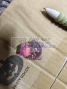 大量亚克力配件加PVC爱心​点胶水外发加工，