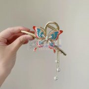 如图抓夹有订单，找这些有磨具的毛胚压铸厂