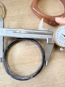 如图亚克力手镯需要做，寻找这个亚克力手镯工厂