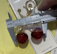 如图樱桃钥匙扣，找这款模具工厂， 要现货