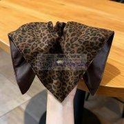 找寻图上这个几款发圈成品工厂，如图所示，