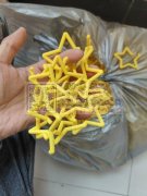 本厂专业承接饰品喷漆加工，亮漆，哑漆，像