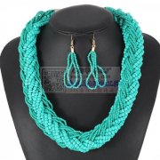 米珠项链小米珠饰品外发，需专业米珠手工加工的老板联系