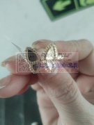 本厂有饰品外发点配件，有意者可联系